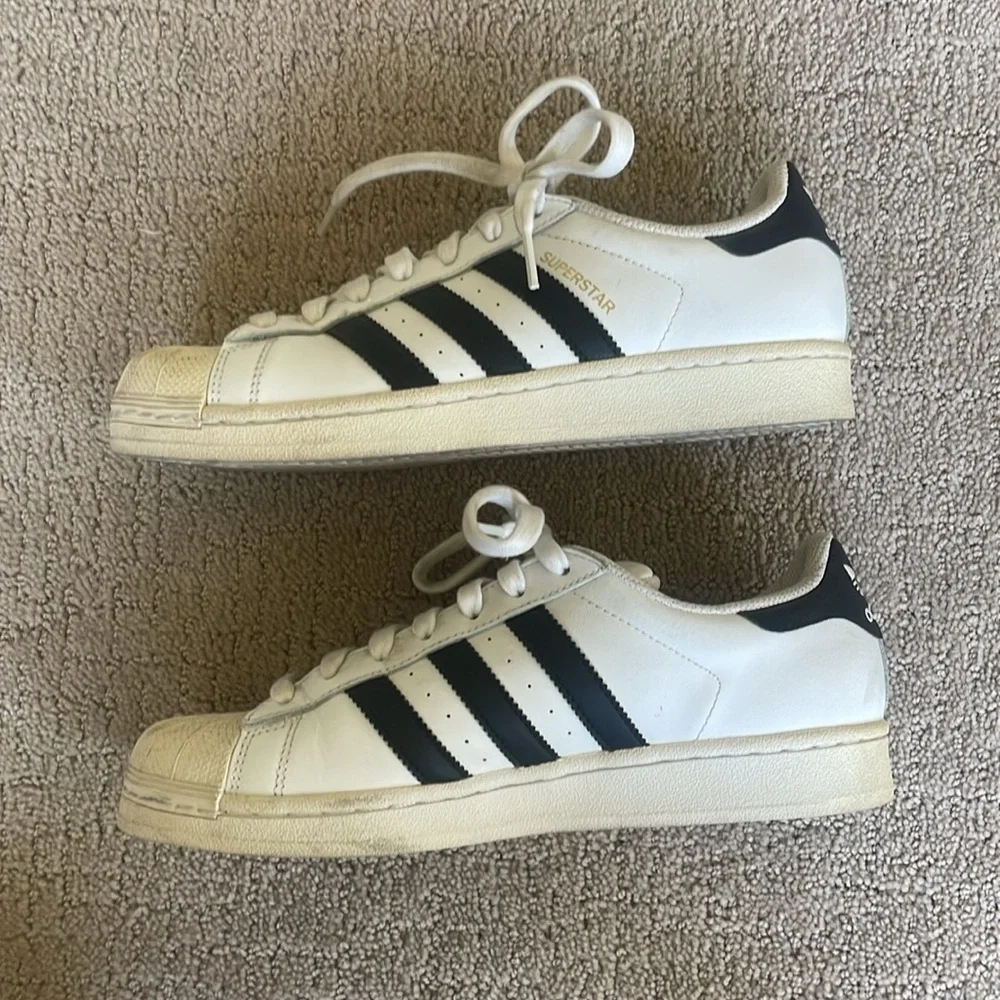 Adidas Superstar Sneakers
